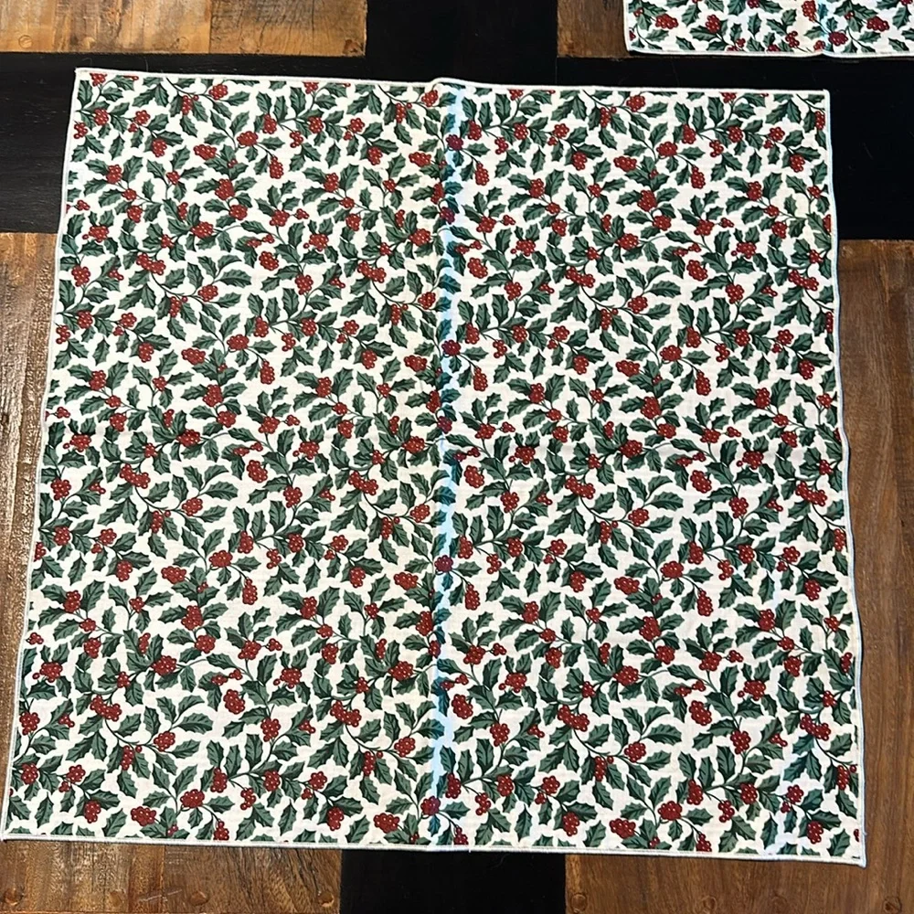 Longaberger traditional holly reversible fabric squares w/ Chilly Snowman Tie-on - Picture 6 of 7